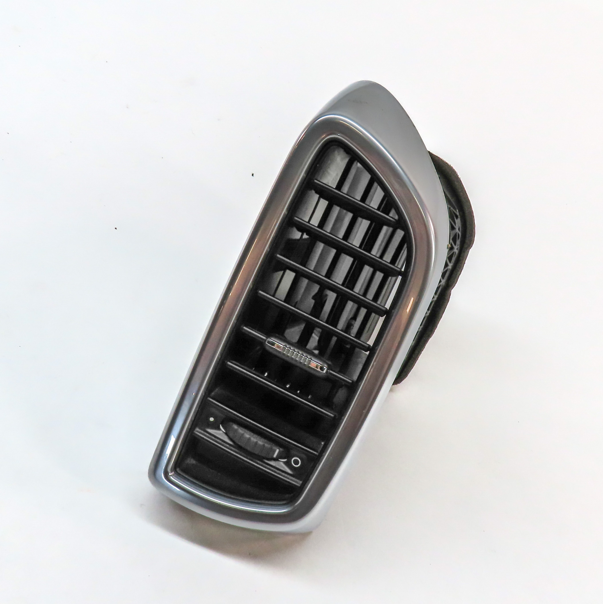 2015 PORSCHE CAYENNE (958) FRONT LEFT DRIVER OUTER DASH HEATER A/C AIR VENT — exact item pictured